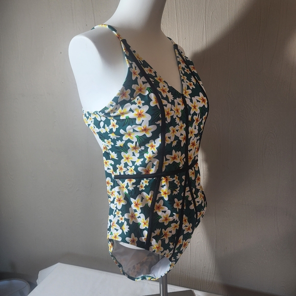 NWT XL Cupshe Green Floral One Piece Swimsuit - Picture 4 of 6